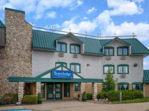 Travelodge by Wyndham Lacombe